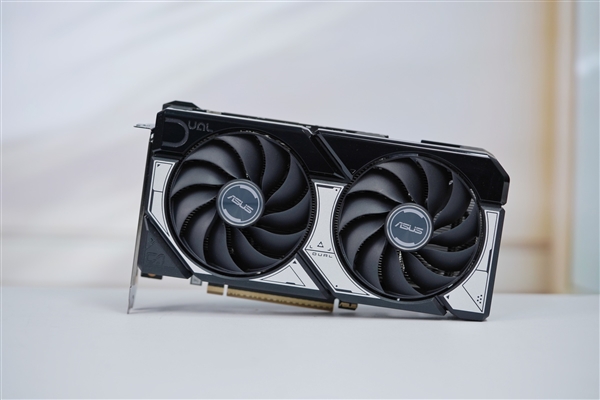 小巧双拼色！华硕RTX 5060 Ti DUAL OC 8GB显卡图赏