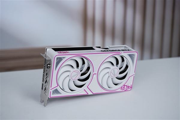 七彩虹iGame RTX 5060 Ti Ultra W DUO 16GB OC显卡图赏