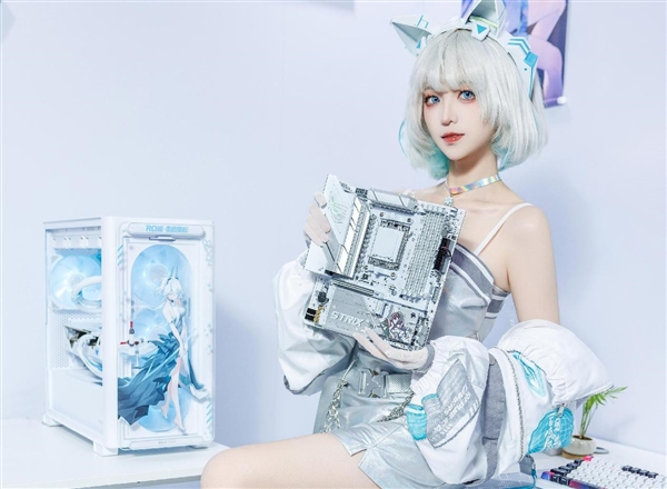 华硕三大重磅主板齐发：ROG姬、初音未来赛若天仙