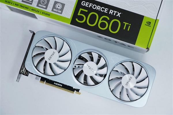 温润如玉！索泰RTX 5060 Ti 8GB月白显卡图赏