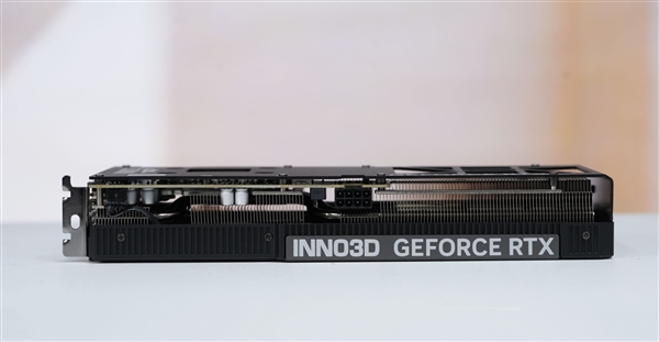 拉丝工艺精致典雅！映众RTX 5060 Ti曜夜8GB显卡图赏