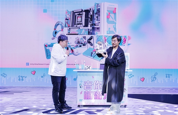 华硕三大重磅主板齐发：ROG姬、初音未来赛若天仙