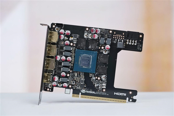 拉丝工艺精致典雅！映众RTX 5060 Ti曜夜8GB显卡图赏