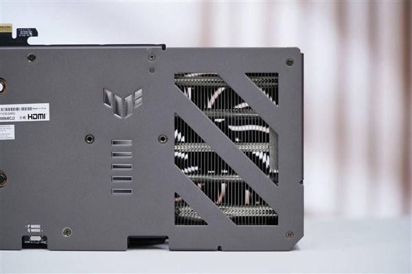 硬派电竞风！华硕RTX 5060 Ti TUF GAMING显卡图赏