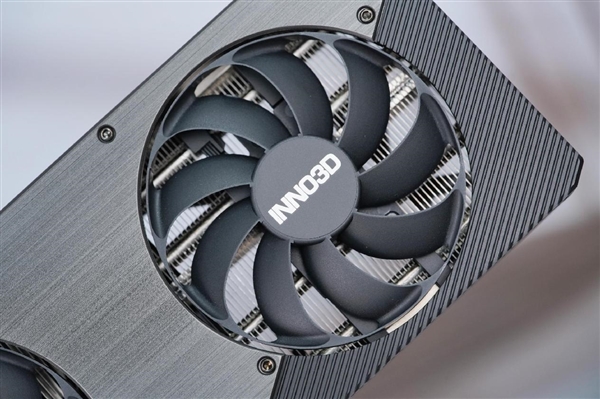 小巧双槽！映众RTX 5060 Ti曜夜16GB显卡图赏