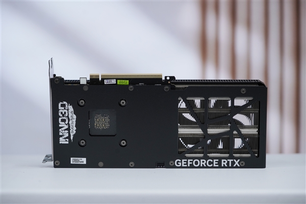 小巧双槽！映众RTX 5060 Ti曜夜16GB显卡图赏