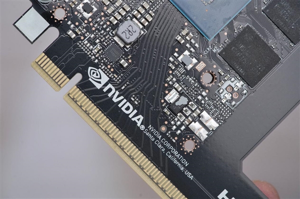 拉丝工艺精致典雅！映众RTX 5060 Ti曜夜8GB显卡图赏