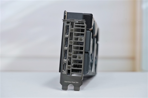 小巧双拼色！华硕RTX 5060 Ti DUAL OC 8GB显卡图赏