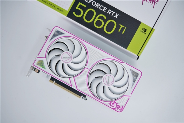 七彩虹iGame RTX 5060 Ti Ultra W DUO 16GB OC显卡图赏