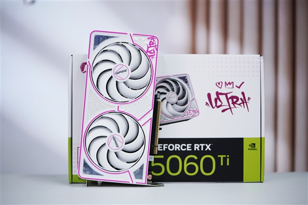 七彩虹iGame RTX 5060 Ti Ultra W DUO 16GB OC显卡图赏