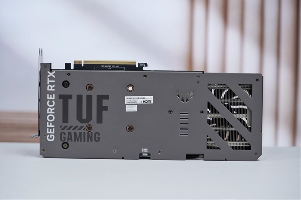 硬派电竞风！华硕RTX 5060 Ti TUF GAMING显卡图赏