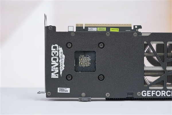 拉丝工艺精致典雅！映众RTX 5060 Ti曜夜8GB显卡图赏