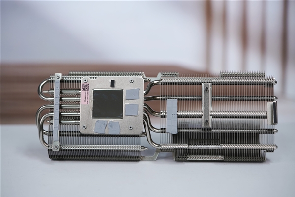 硬派电竞风！华硕RTX 5060 Ti TUF GAMING显卡图赏