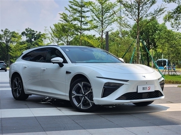 原哪吒汽车CEO张勇微博内容恢复公开：本人已出国