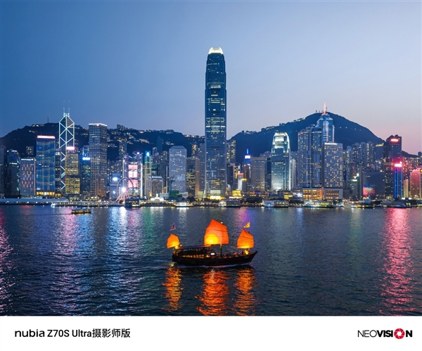 努比亚Z70S Ultra摄影师版官宣：今年唯一真全面屏Ultra