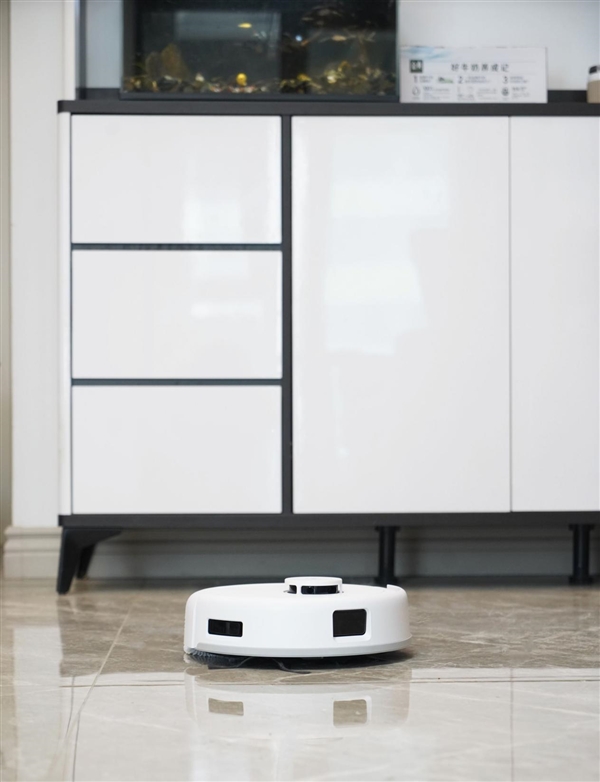 28.6cm超迷你！科沃斯地宝mini扫地机器人图赏