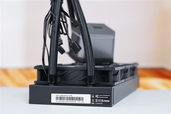 微星CORELIQUID A15 360一体式水冷散热器图赏
