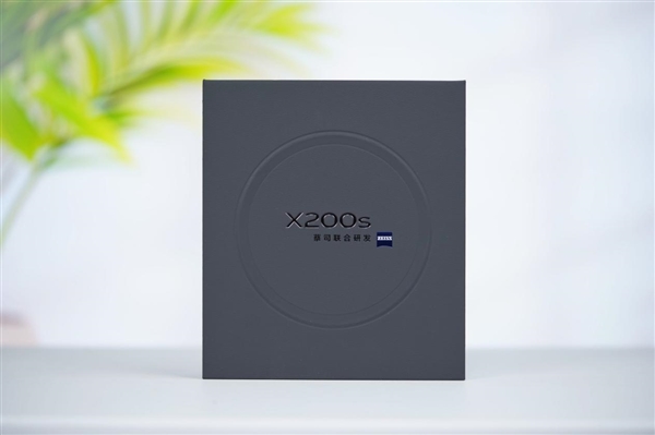 最强直屏旗舰！vivo X200s图赏