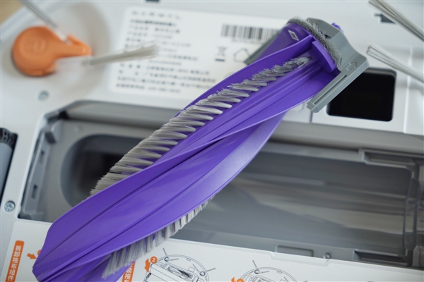 履带式拖布清洁无死角！云鲸逍遥002扫地机图赏