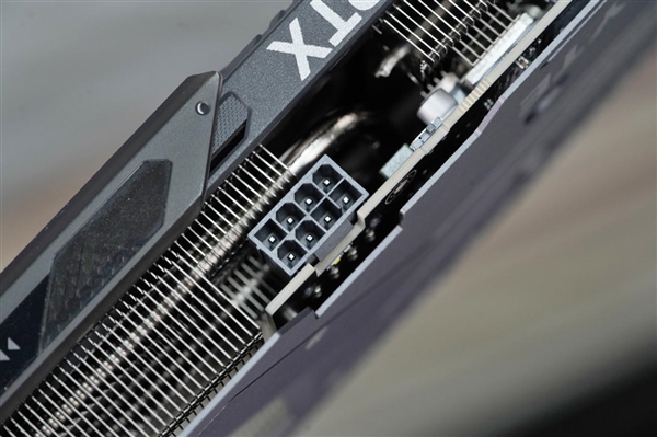 巧妙滑块设计！技嘉RTX 5060 Ti GAMING OC 16GB魔鹰图赏