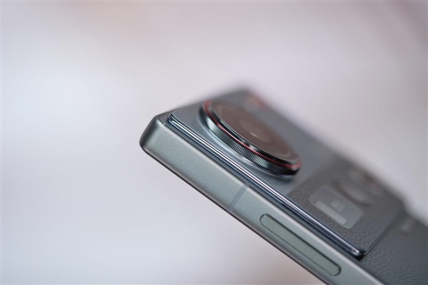 真全面屏Ultra！努比亚Z70S Ultra摄影师版图赏