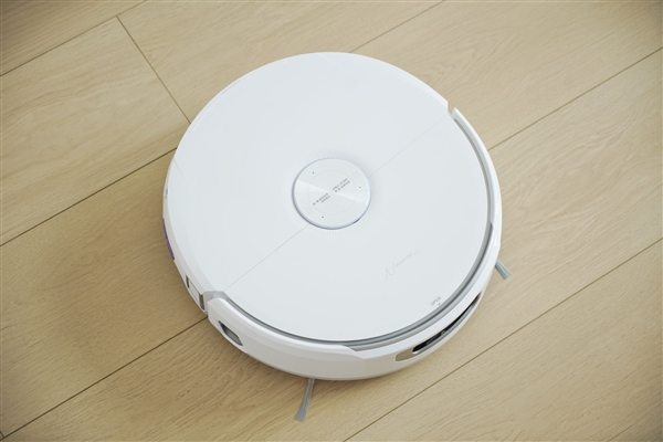 履带式拖布清洁无死角！云鲸逍遥002扫地机图赏