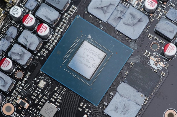 巧妙滑块设计！技嘉RTX 5060 Ti GAMING OC 16GB魔鹰图赏