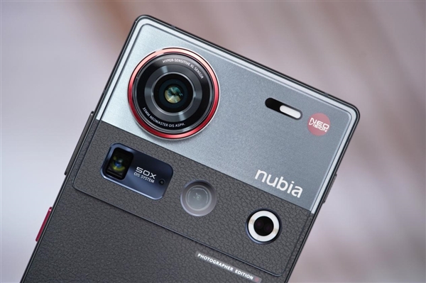 真全面屏Ultra！努比亚Z70S Ultra摄影师版图赏