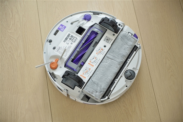 履带式拖布清洁无死角！云鲸逍遥002扫地机图赏