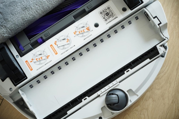 履带式拖布清洁无死角！云鲸逍遥002扫地机图赏