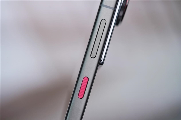 真全面屏Ultra！努比亚Z70S Ultra摄影师版图赏