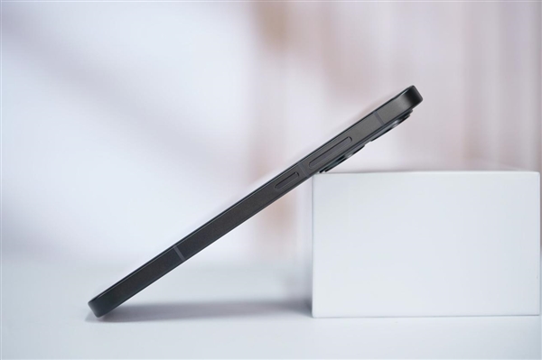 首发高通第四代骁龙8s！REDMI Turbo 4 Pro图赏