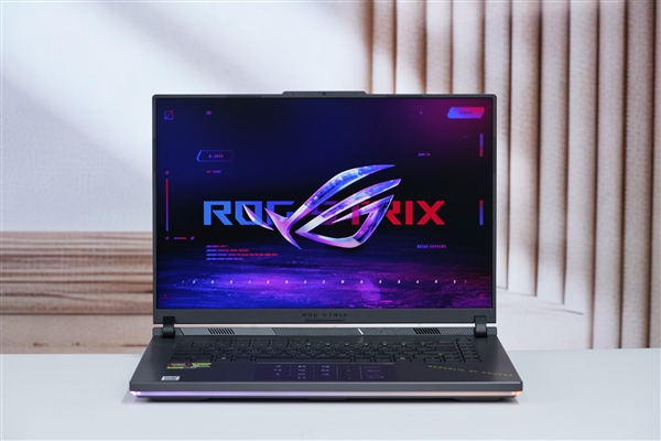 锐龙9 9955HX3D加持！ROG魔霸9笔记本图赏