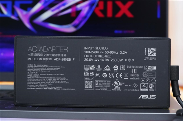 锐龙9 9955HX3D加持！ROG魔霸9笔记本图赏