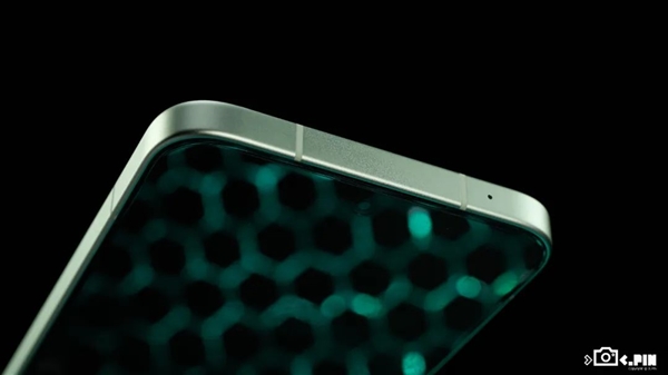 只卖1699的红米Turbo 4 Pro 但我却觉得它不太红米了