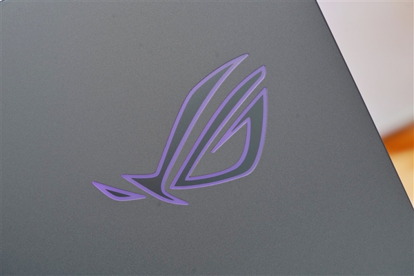 锐龙9 9955HX3D加持！ROG魔霸9笔记本图赏