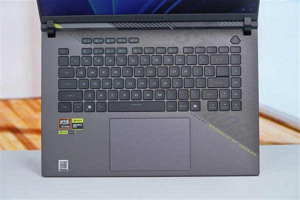 锐龙9 9955HX3D加持！ROG魔霸9笔记本图赏