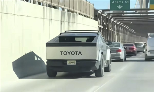 特斯拉财报太难看了 马斯克决定不在白宫蹦跶了