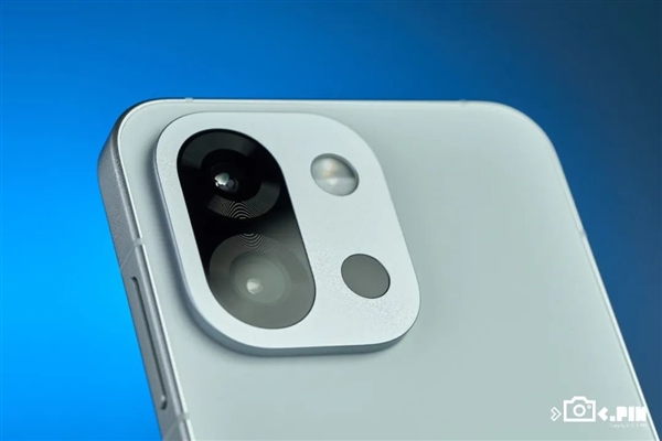 2899元的一加13T 能不能成为小屏党的梦中情机