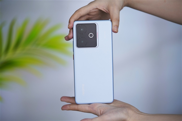 最冷天玑9400+手机！真我GT7图赏