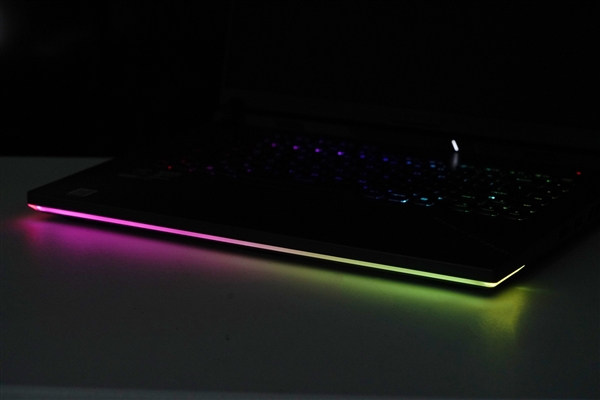 锐龙9 9955HX3D加持！ROG魔霸9笔记本图赏