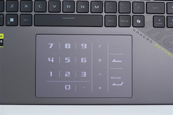 锐龙9 9955HX3D加持！ROG魔霸9笔记本图赏