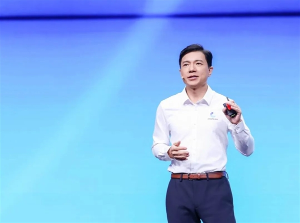 百度发布文心4.5：但 李彦宏说应用才是王者