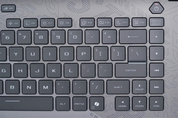 锐龙9 9955HX3D加持！ROG魔霸9笔记本图赏