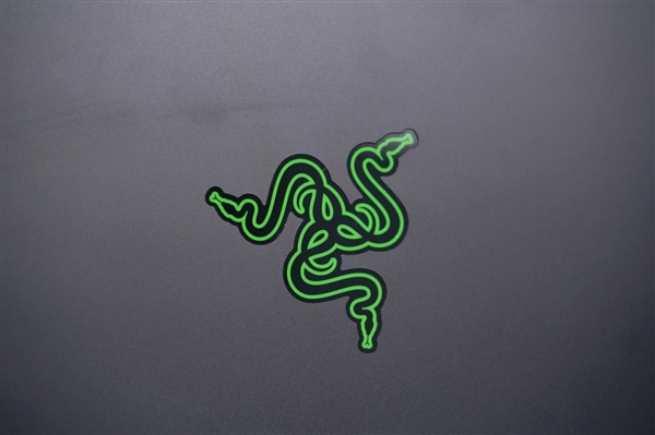 RTX 5090游戏利器！雷蛇灵刃16 2025游戏本图赏