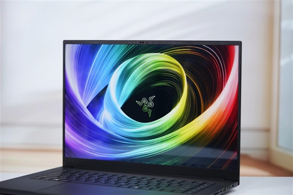 RTX 5090游戏利器！雷蛇灵刃16 2025游戏本图赏