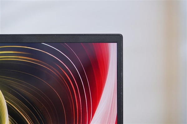 RTX 5090游戏利器！雷蛇灵刃16 2025游戏本图赏