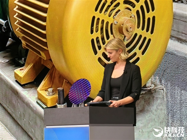 18A量产在即 14A已上路!Intel代工释放两个关键信号:信任、合作