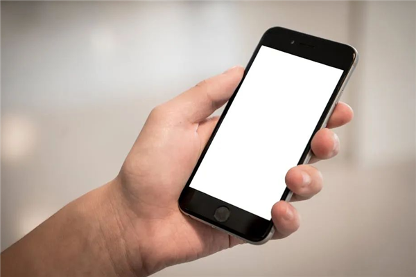 手机电量1%时“比失恋还难受” 为何会有电量焦虑