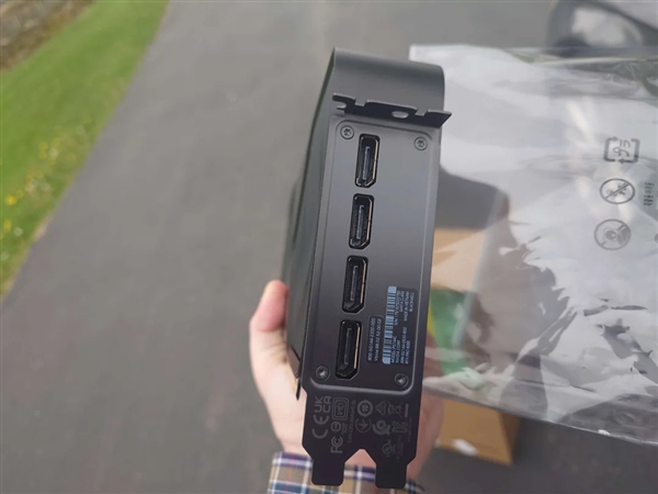 96GB显存！RTX PRO 6000专业显卡开卖 最贵达9万元